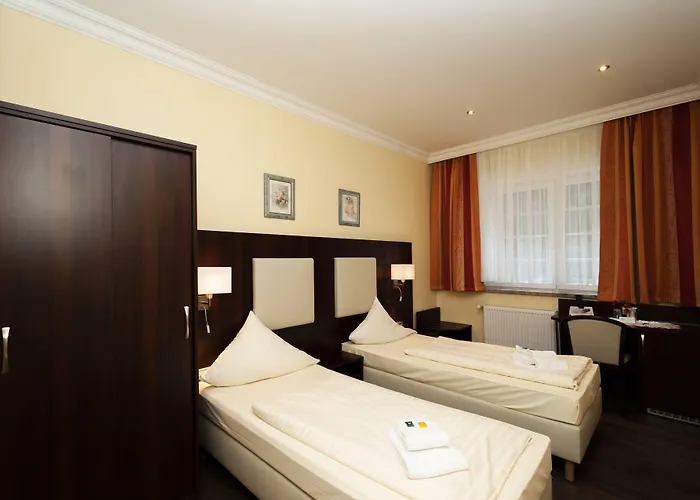 Gruene Tanne 3*